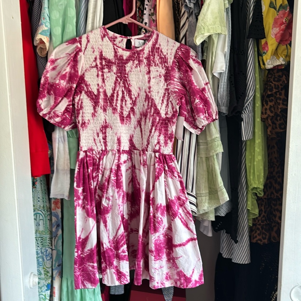 S/W/F treasure mini dress magenta.